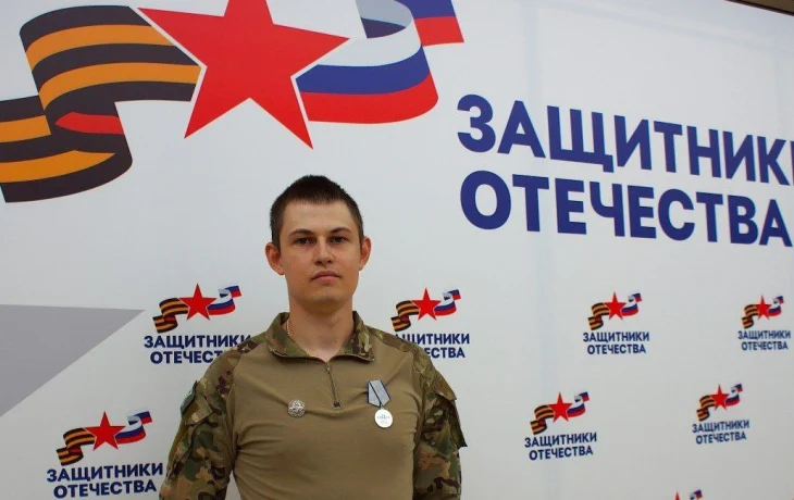 "За отвагу": Как служба изменила жизнь Матвея Кузнецова "За отвагу": Как служба изменила жизнь Матвея Кузнецова