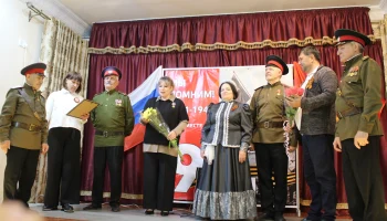 "Атаман" и Нелли Каминская подарили краснолиманцам частичку Победы