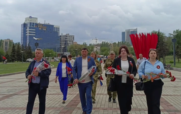 Краснолиманцы отметили 80-ю годовщину Великой Победы в Донецке Краснолиманцы отметили 80-ю годовщину Великой Победы в Донецке